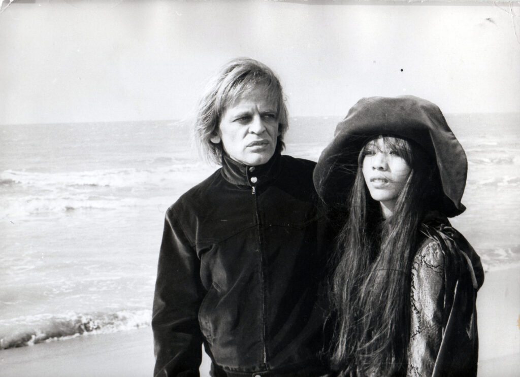Minhoi Geneviève Loanic: Ihr Leben an der Seite von Klaus Kinski Minhoi Geneviève Loanic: Ihr Leben an der Seite von Klaus Kinski